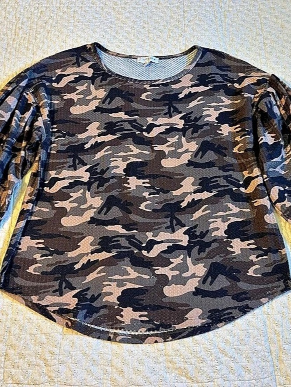 umgee Camo Waffle Knit Balloon Sleeve Top XL